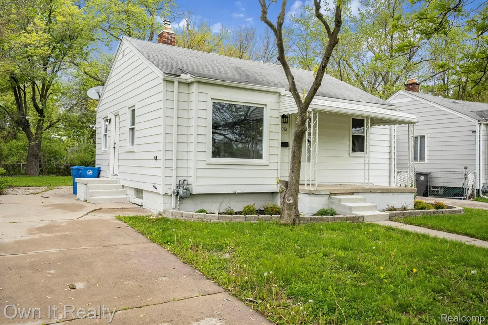 26010 Yale Street Inkster City, MI 48141
