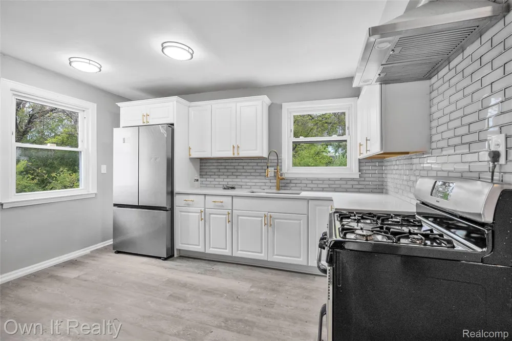 26010 Yale Street Inkster City, MI 48141