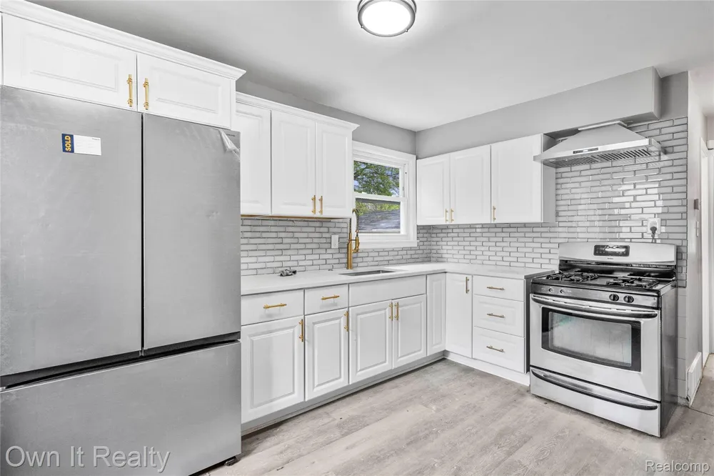 26010 Yale Street Inkster City, MI 48141