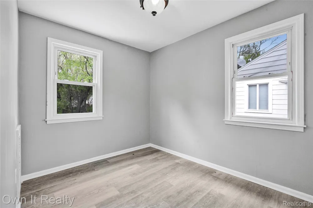 26010 Yale Street Inkster City, MI 48141