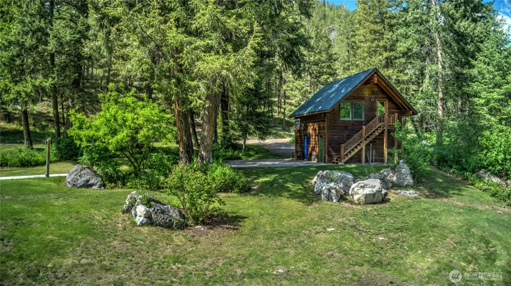 19 A and B Two Rivers Road Mazama, WA 98833
