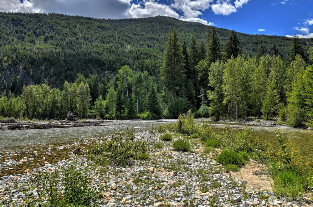 19 A and B Two Rivers Road Mazama, WA 98833