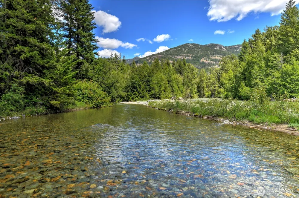 19 A and B Two Rivers Road Mazama, WA 98833