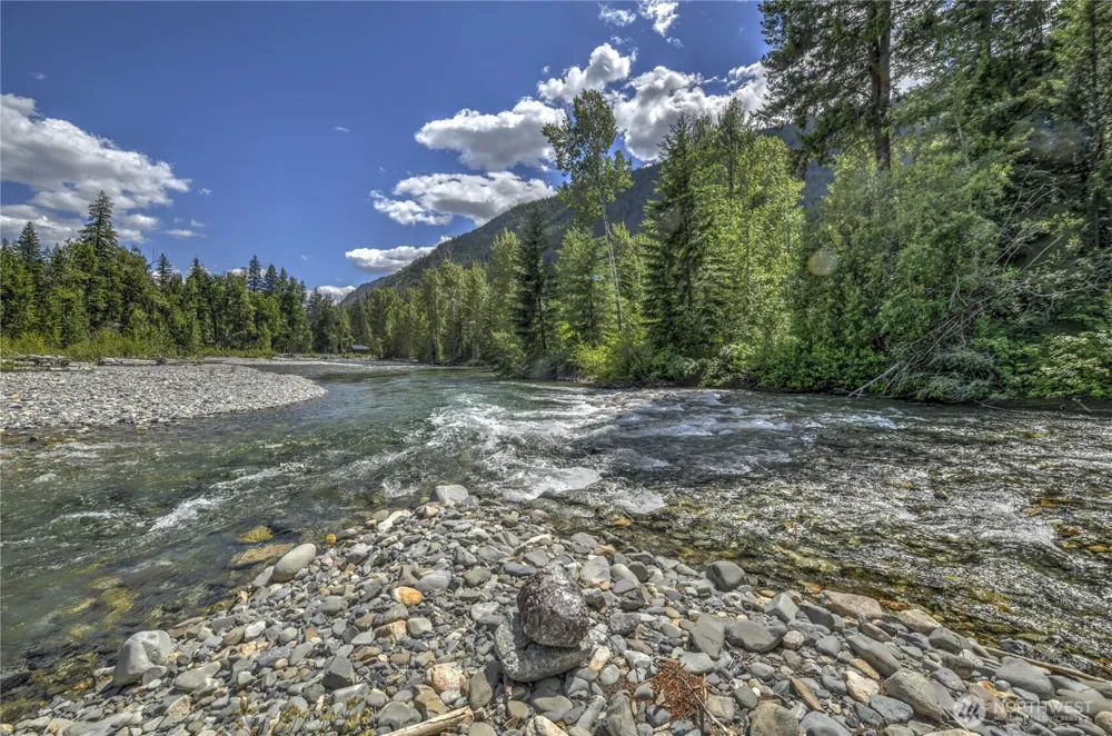 19 A and B Two Rivers Road Mazama, WA 98833