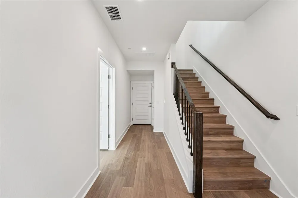 200 W 56th Street #8104 Austin, TX 78751