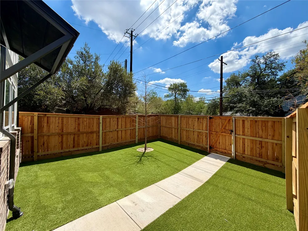 200 W 56th Street #8104 Austin, TX 78751