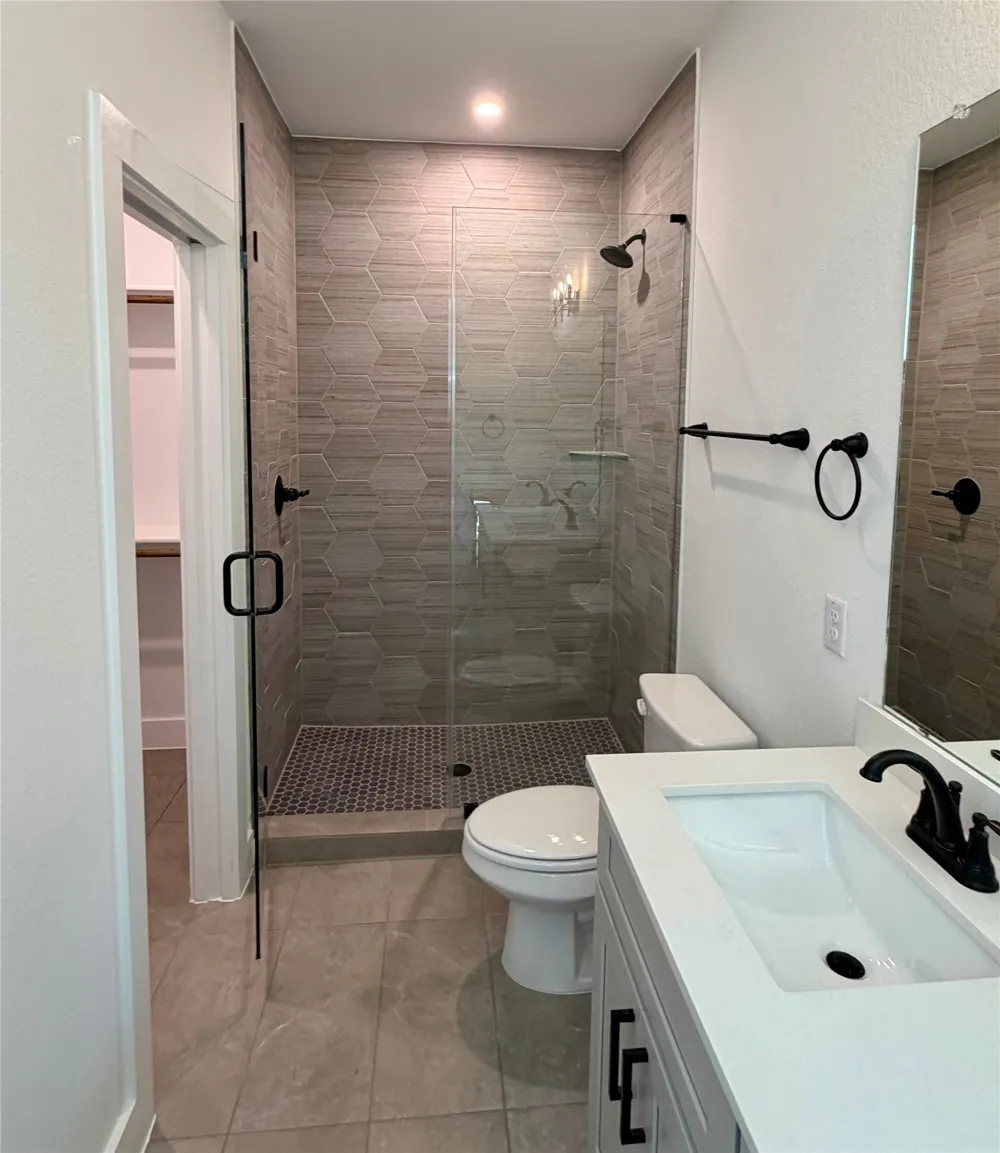 200 W 56th Street #8104 Austin, TX 78751