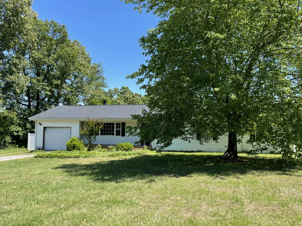 305 Cedar Hill Rd Adams, TN 37010