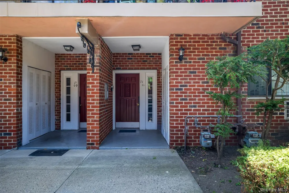 7111 Sutton Place #3 Fresh Meadows, NY 11365