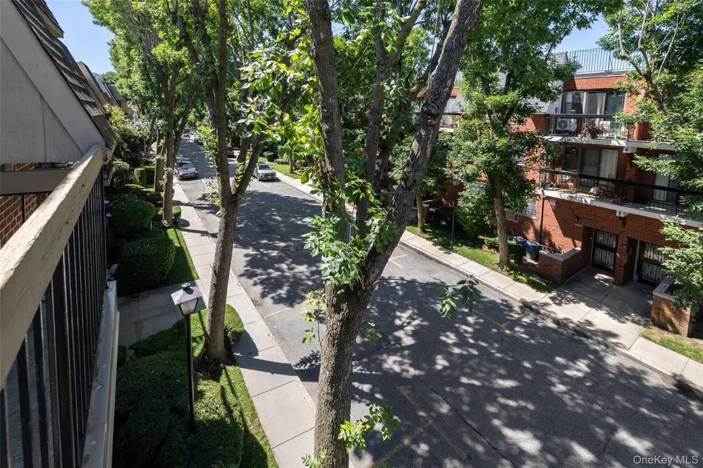 7111 Sutton Place #3 Fresh Meadows, NY 11365