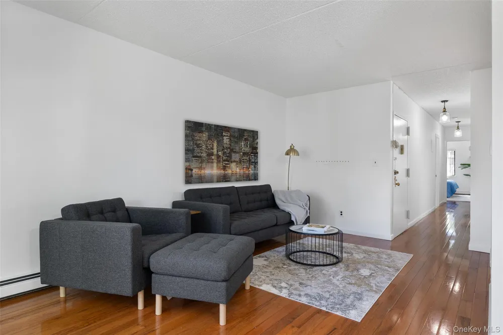 7111 Sutton Place #3 Fresh Meadows, NY 11365