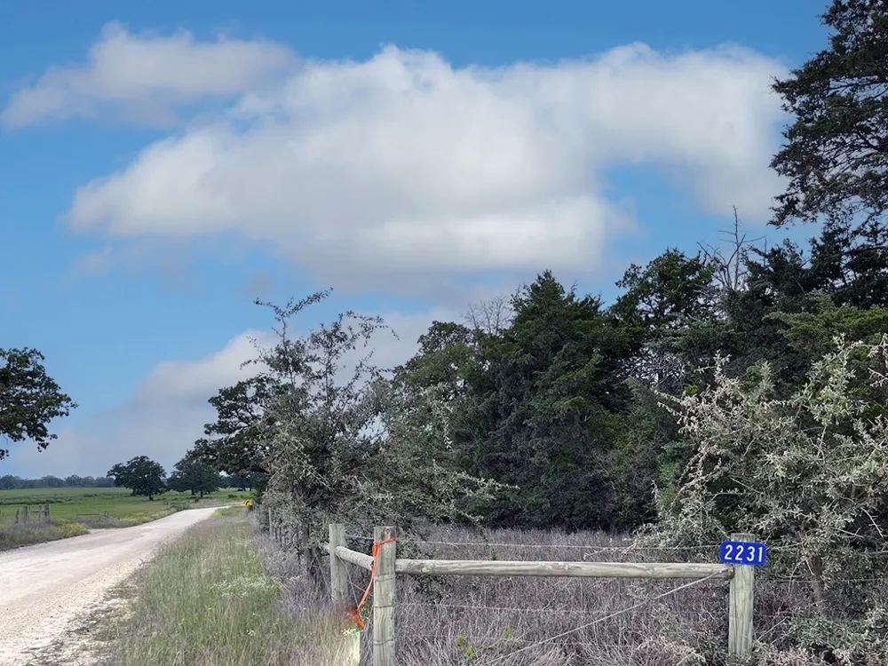 2231 Greens Creek Road Ledbetter, TX 78946