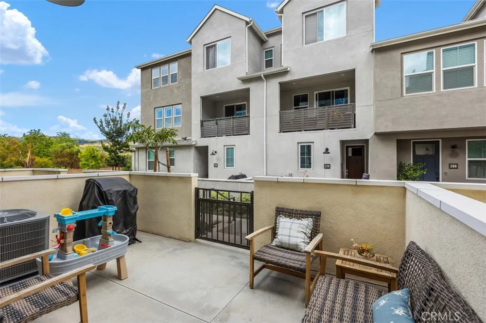 211 Equine Way Rancho Mission Viejo, CA 92694