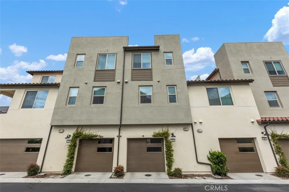 211 Equine Way Rancho Mission Viejo, CA 92694