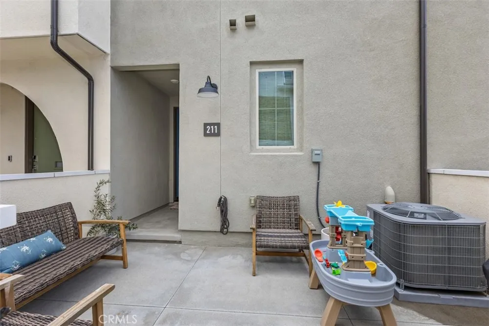 211 Equine Way Rancho Mission Viejo, CA 92694