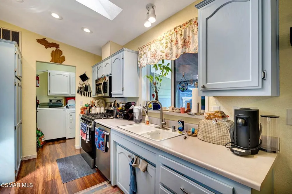 11401 Topanga Canyon Boulevard #8 Chatsworth, CA 91311