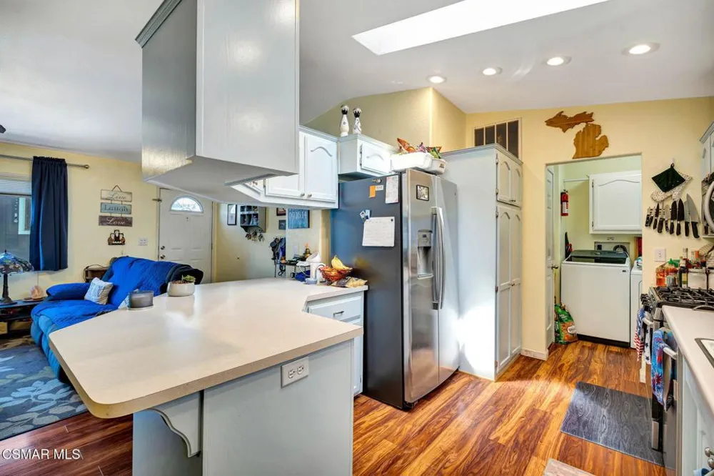 11401 Topanga Canyon Boulevard #8 Chatsworth, CA 91311