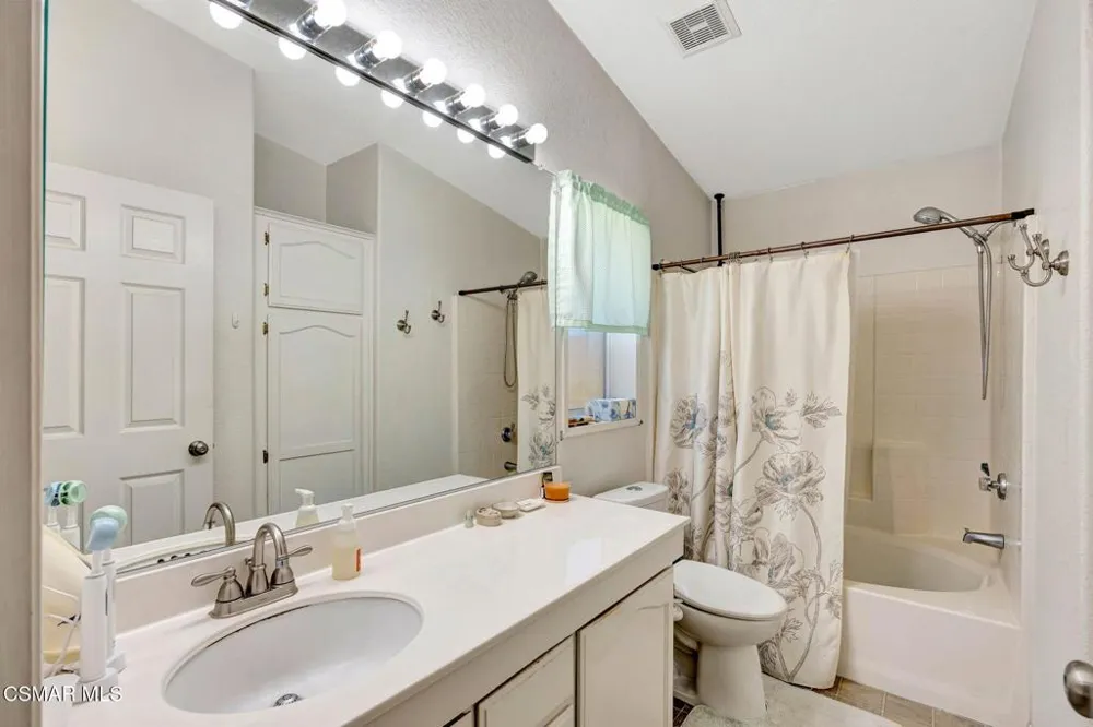 11401 Topanga Canyon Boulevard #8 Chatsworth, CA 91311