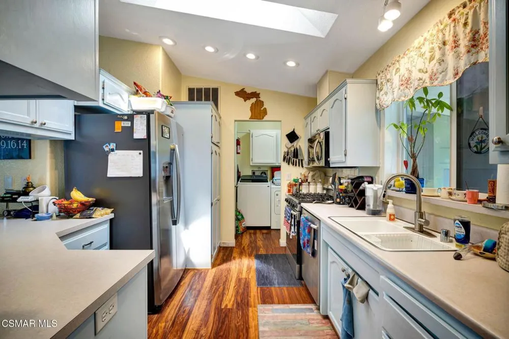 11401 Topanga Canyon Boulevard #8 Chatsworth, CA 91311
