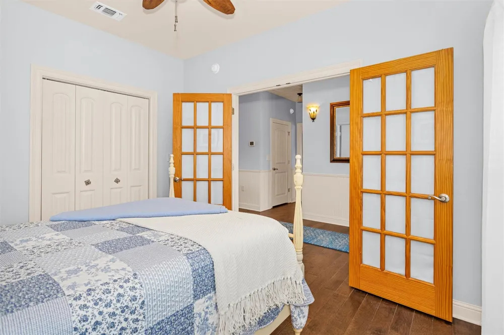 10 Hogg Extension Kennard, TX 75847
