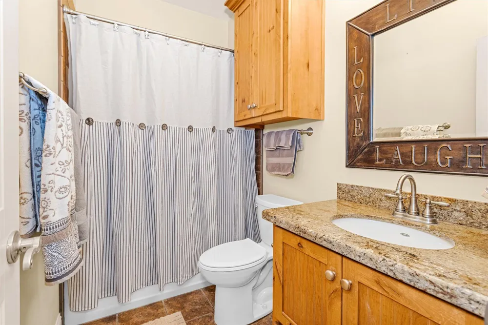 10 Hogg Extension Kennard, TX 75847