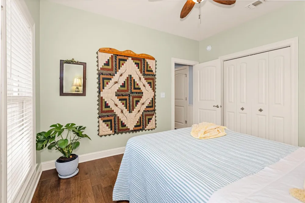 10 Hogg Extension Kennard, TX 75847