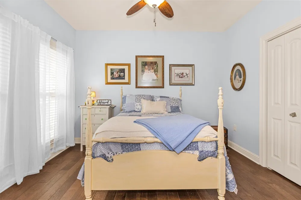 10 Hogg Extension Kennard, TX 75847