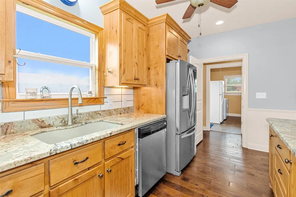 10 Hogg Extension Kennard, TX 75847