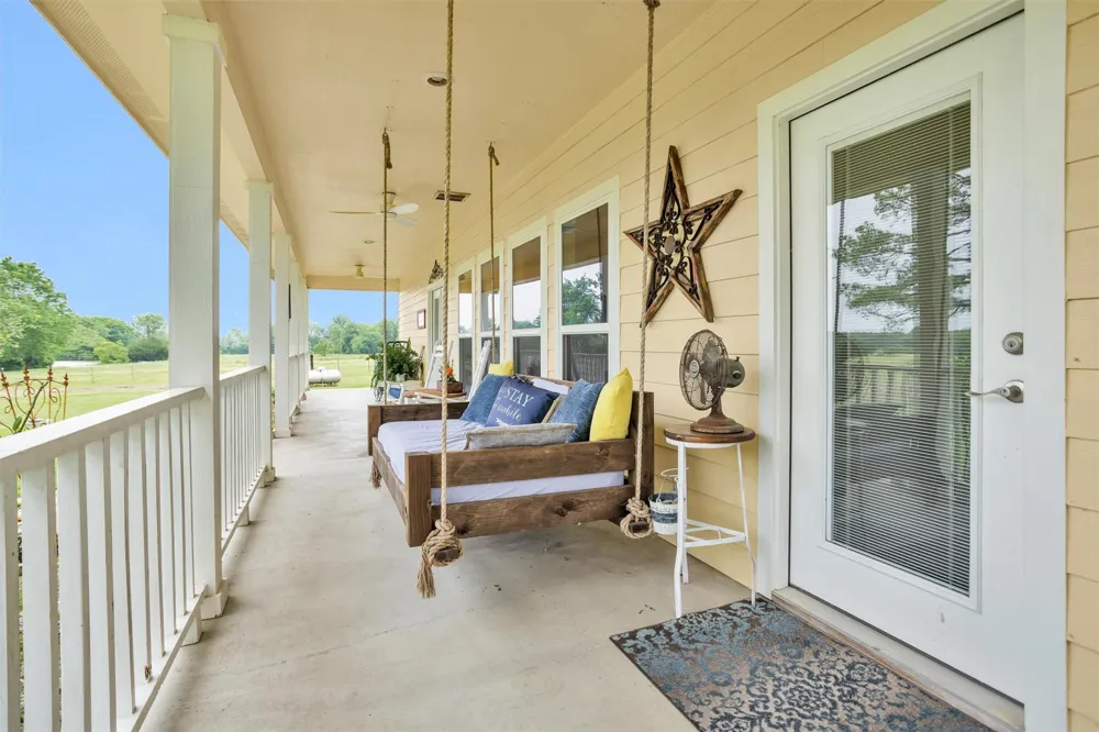 10 Hogg Extension Kennard, TX 75847