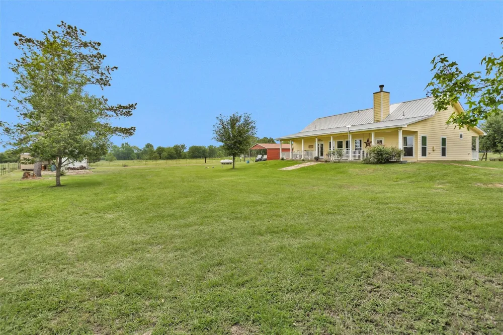 10 Hogg Extension Kennard, TX 75847
