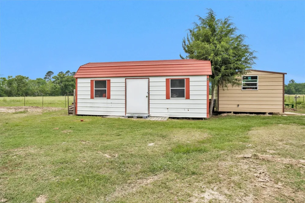 10 Hogg Extension Kennard, TX 75847