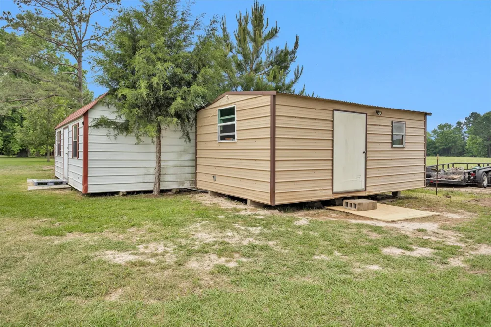 10 Hogg Extension Kennard, TX 75847