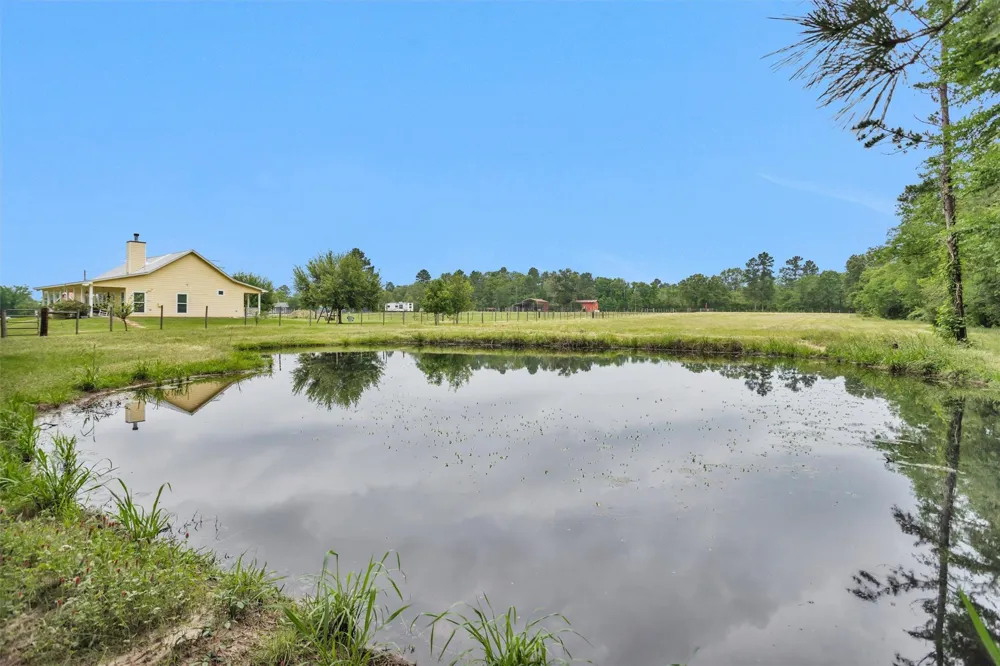 10 Hogg Extension Kennard, TX 75847