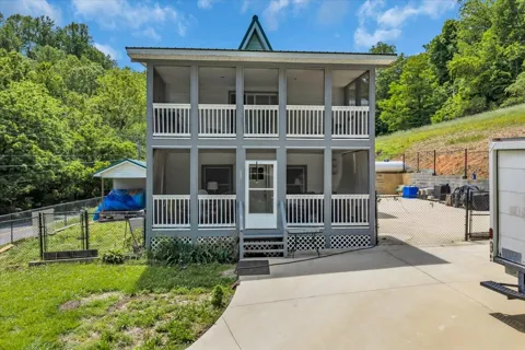 475 Lost Creek Rd