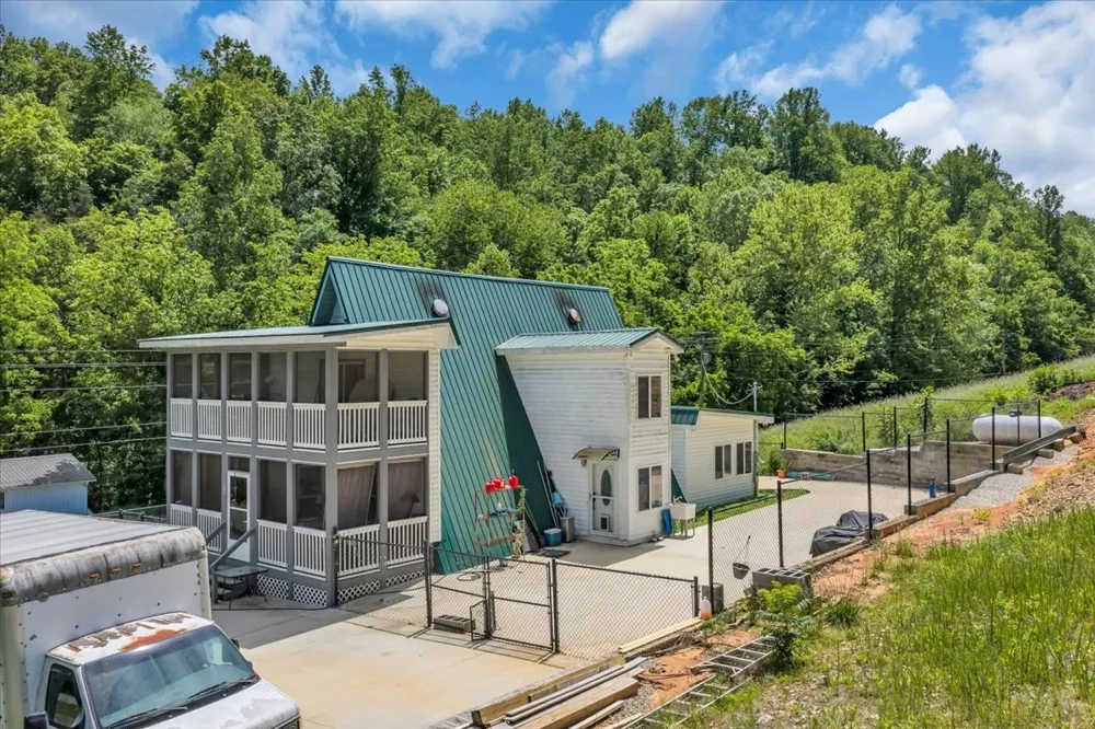 475 Lost Creek Rd Lynchburg, TN 37352