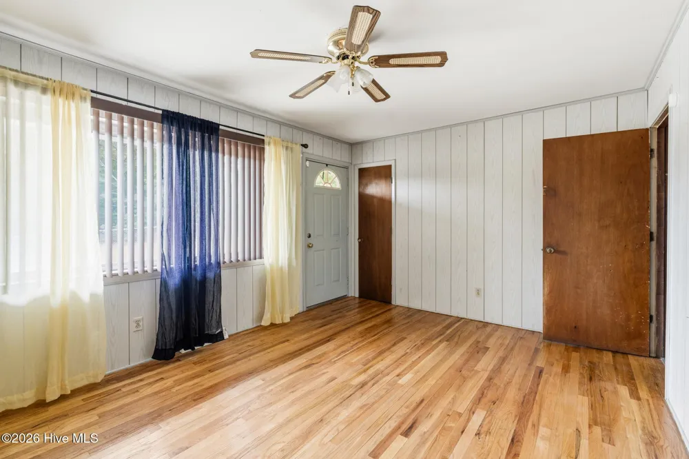 112 Jefferson Drive Hoffman, NC 28347