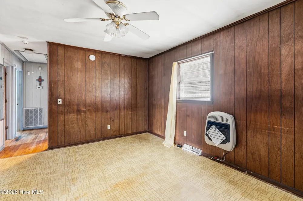 112 Jefferson Drive Hoffman, NC 28347
