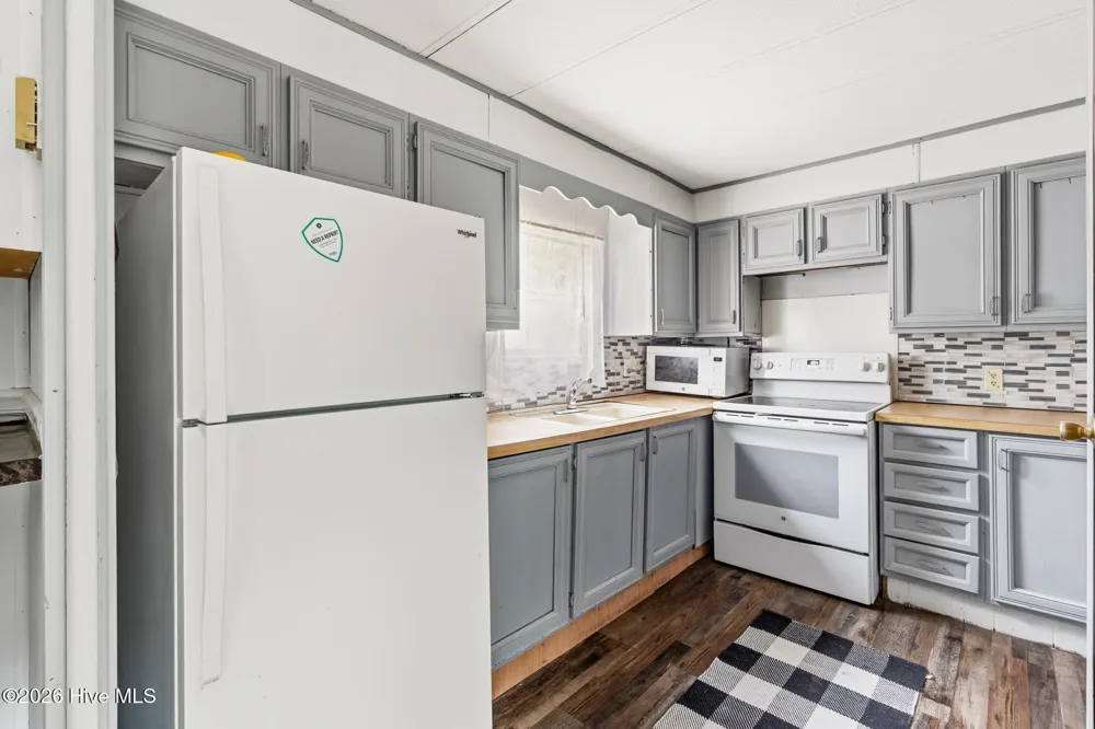 112 Jefferson Drive Hoffman, NC 28347