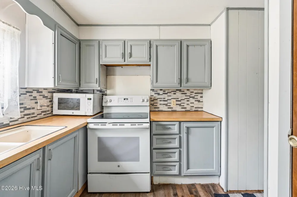 112 Jefferson Drive Hoffman, NC 28347
