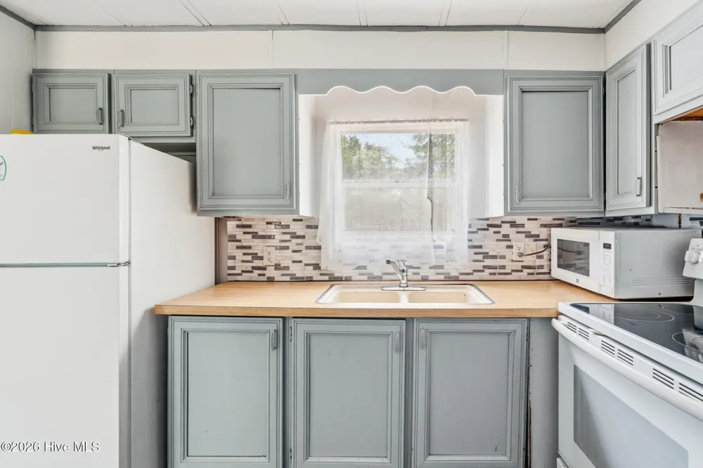 112 Jefferson Drive Hoffman, NC 28347