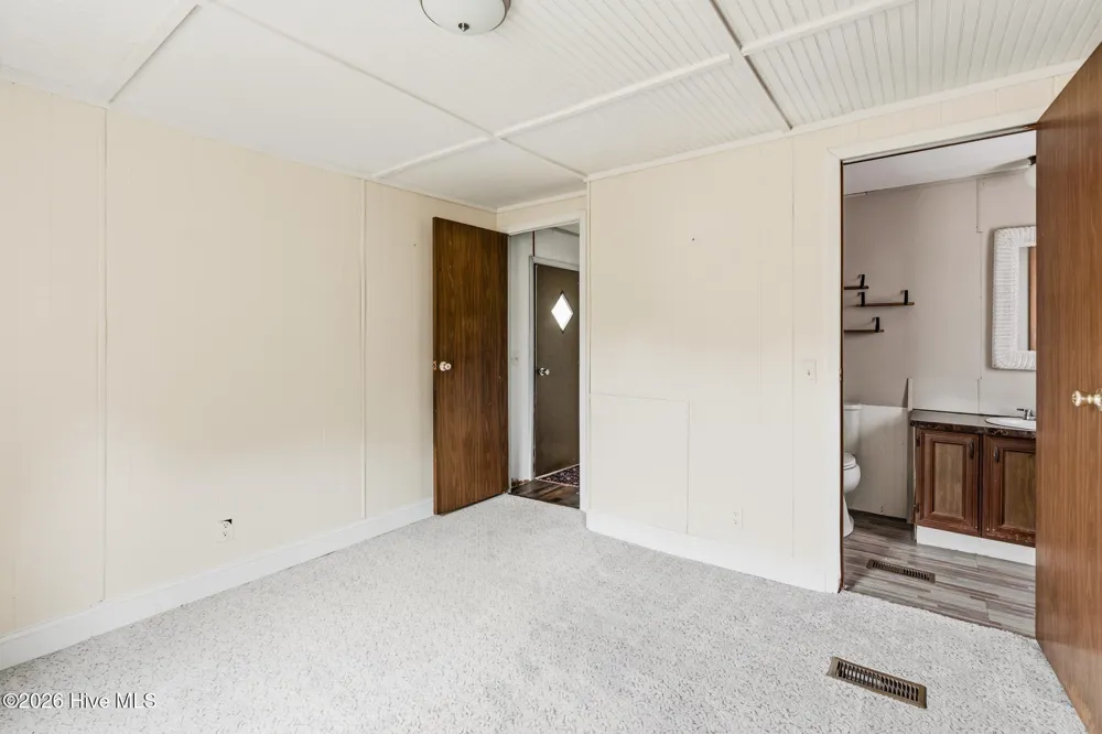 112 Jefferson Drive Hoffman, NC 28347