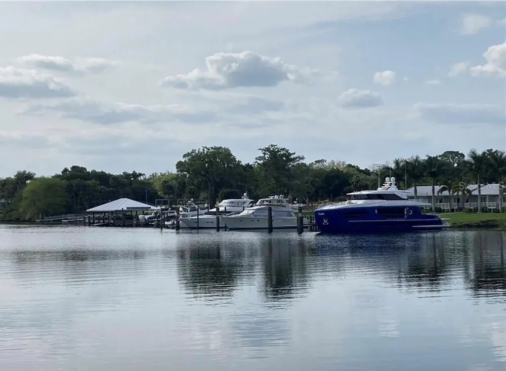 208 ELMWOOD STREET Labelle, FL 33935