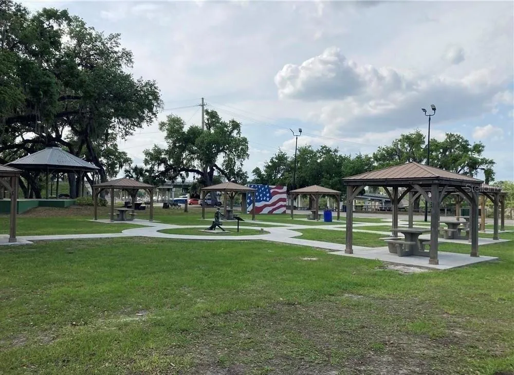 208 ELMWOOD STREET Labelle, FL 33935