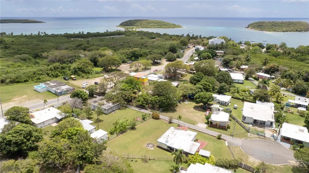 195 CALLE ALMENDRO Vieques, PR 00765