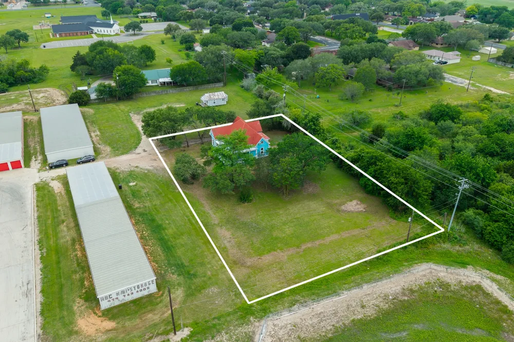501 Mish Mash Mall Lane Schulenburg, TX 78956