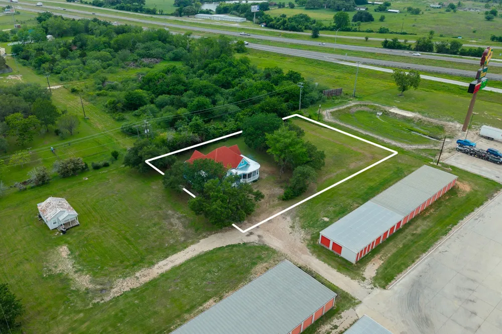 501 Mish Mash Mall Lane Schulenburg, TX 78956