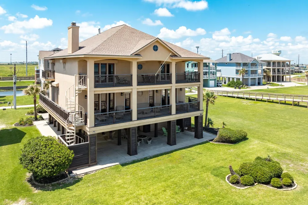 9 Blue Heron Drive Jamaica Beach, TX 77554