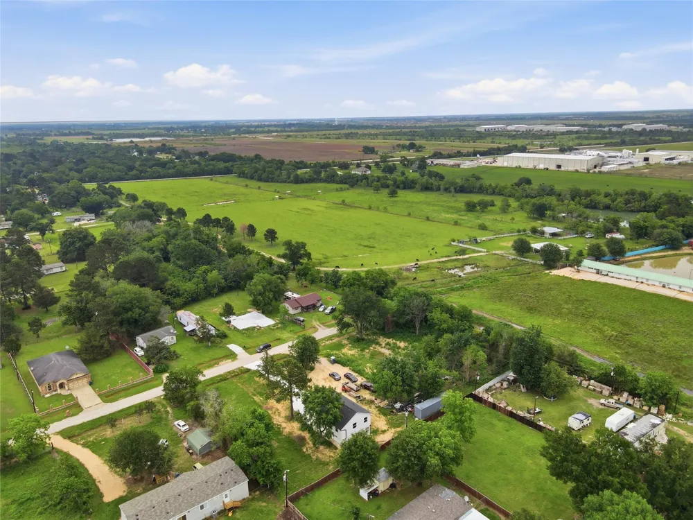 736 Azalea St Prairie View, TX 77484
