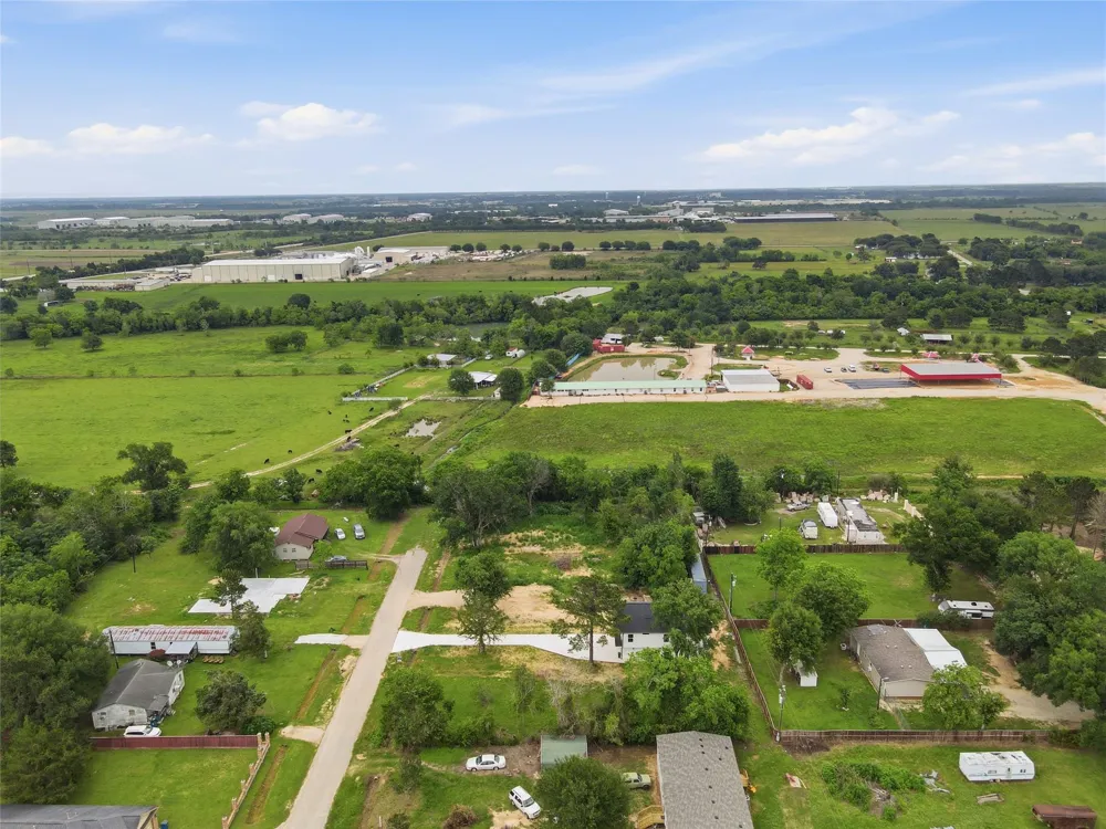 736 Azalea St Prairie View, TX 77484