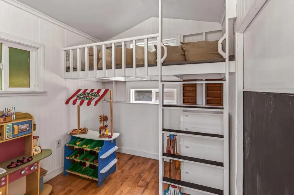 103 Toyon Court Woodside, CA 94062